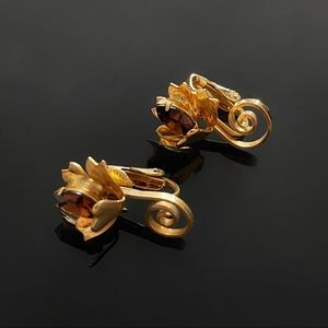 ✨Beautiful Vintage Floral Clip On Earrings